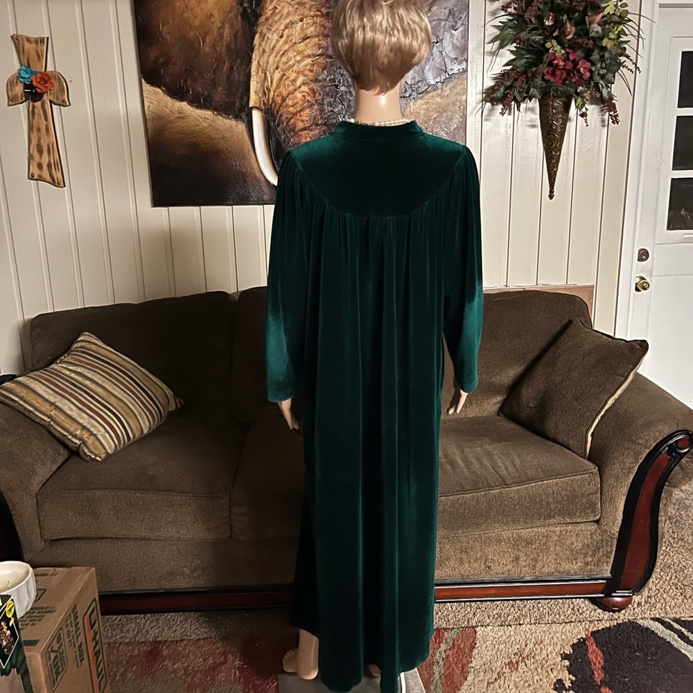 Komar ~ Vintage ~ Women’s Large ~ Velvet  ~ Green Robe W/ Floral Lace - Picture 15 of 16